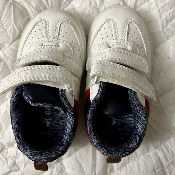 Boys size 4 shoes. Like new, Carter’s brand - Picture 2 of 3